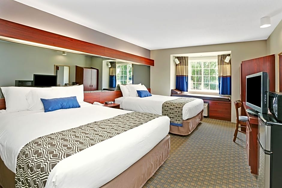 Microtel Inn & Suites By Wyndham Roseville/Detroit Area