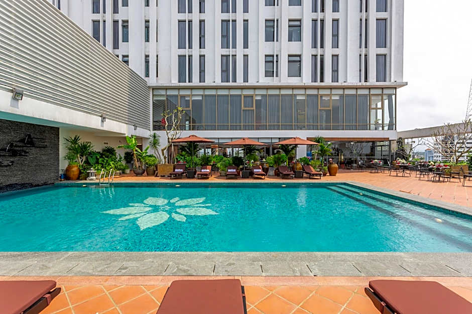 White Lotus Hue Hotel