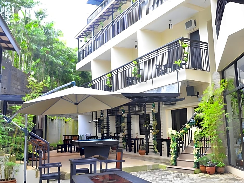 El Renzo Hotel Tagaytay