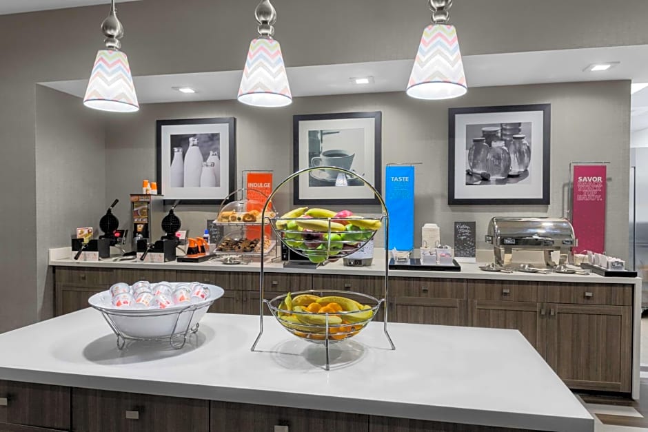 Hampton Inn By Hilton & Suites Los Angeles/Hollywood, CA
