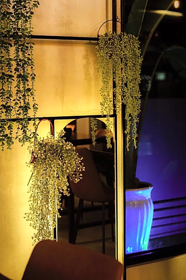 SERENE Stays Hotel
