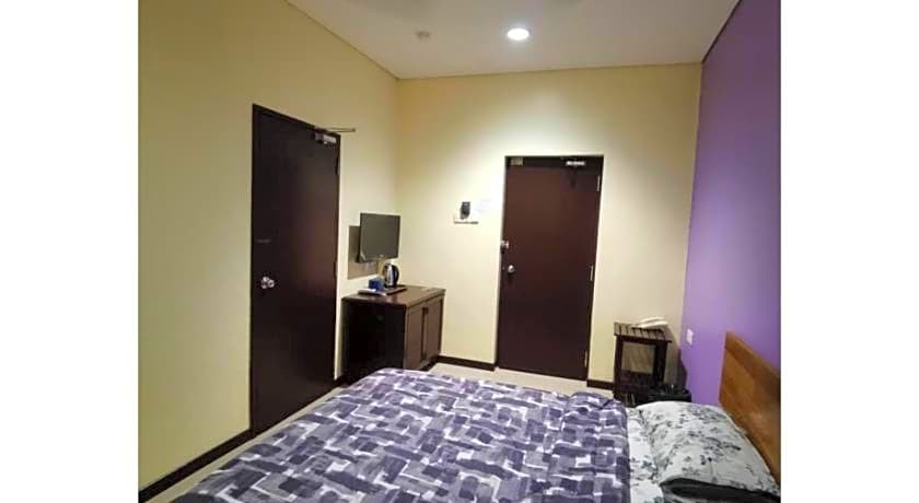 PAVILION INN HOTEL LUMUT