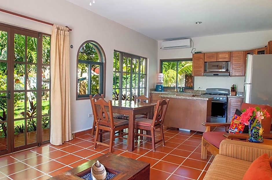 Casa Anita - Relaxing Home Steps from the Puerto Morelos Beach