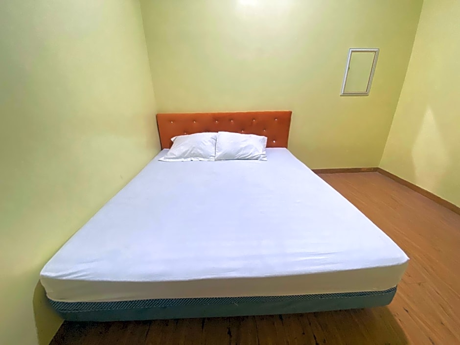 Homestay RN near Taman Bambu Runcing Polewali Mitra RedDoorz