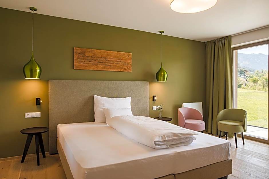 Oliven- & Genusshotel Hirzer