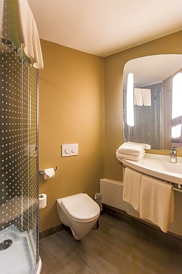 Ibis Makassar City Center Hotel