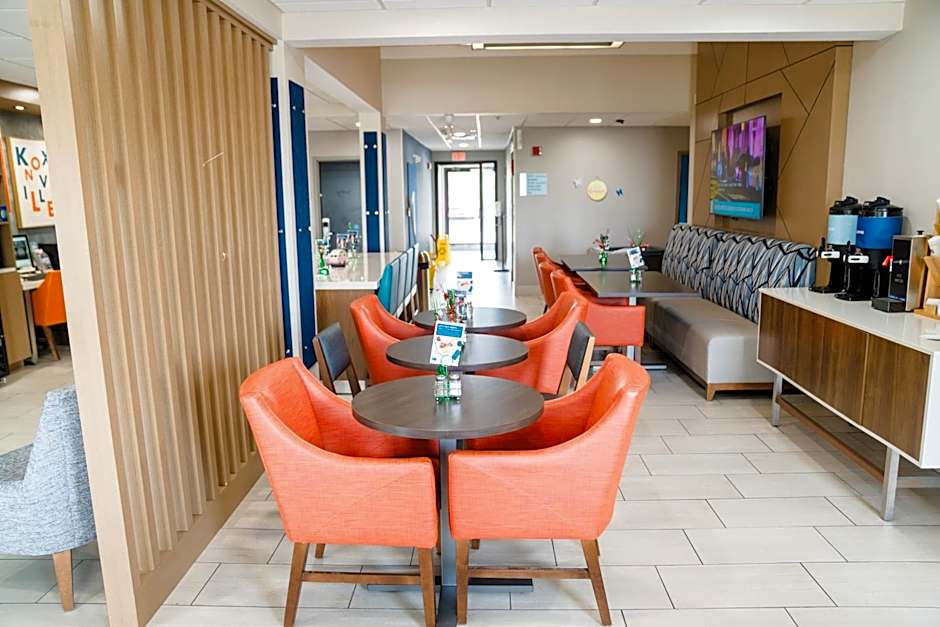 Holiday Inn Express Hotel & Suites Knoxville-North-I-75 Exit 112 By IHG