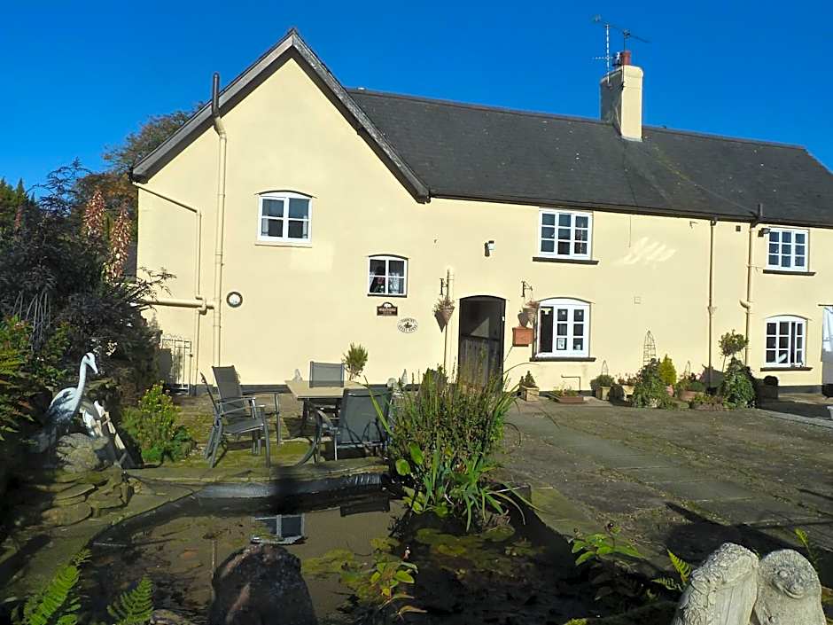 Oakenholt Farm Bed and Breakfast