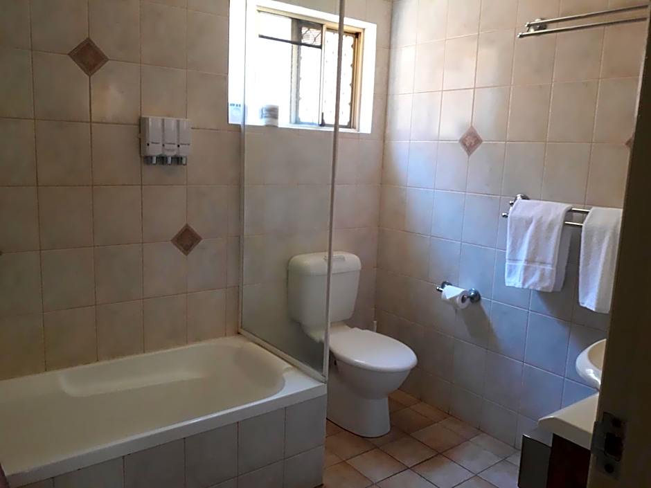 Country Gardens Motor Inn