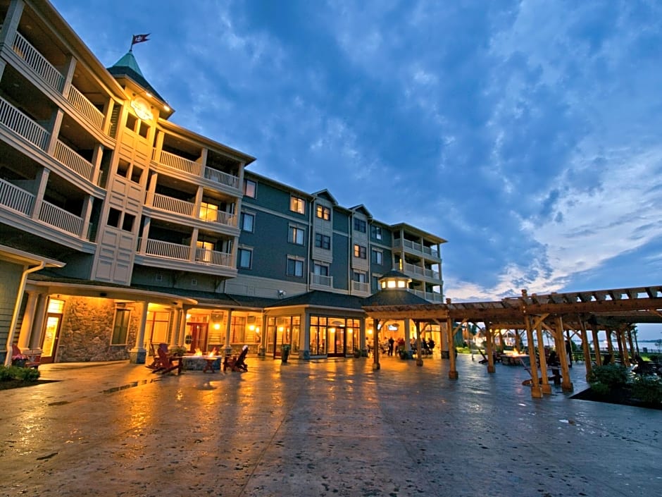 1000 Islands Harbor Hotel