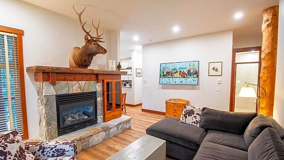 Snow Creek Lodge by Fernie Lodging Co