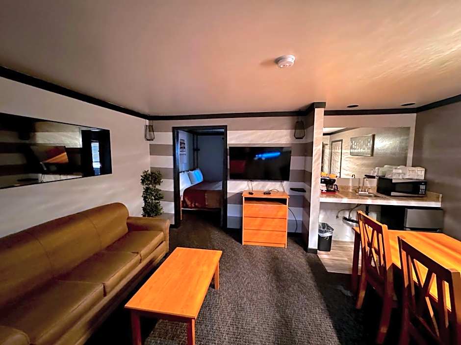 Cascade Lodge - Central Bend Retreat