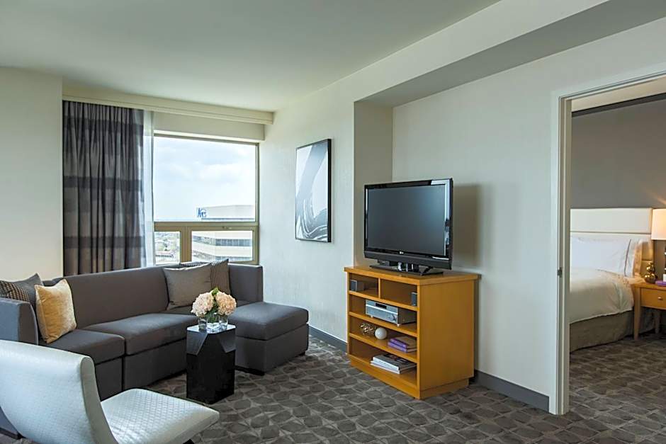 Renaissance Chicago O'Hare Suites Hotel