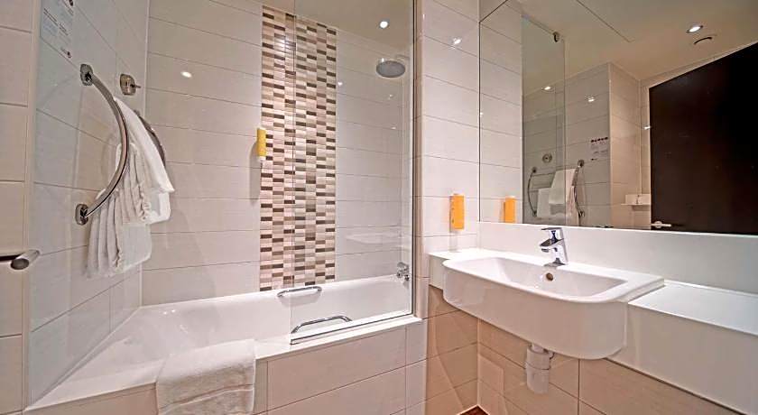 Premier Inn Doha Education City Hotel