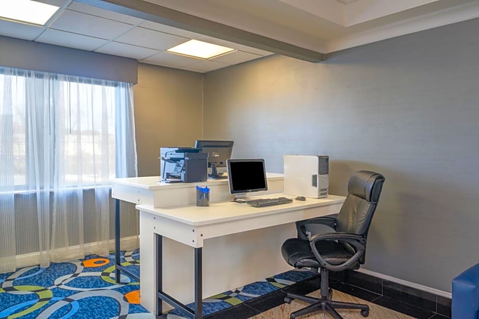 Holiday Inn Express Hotel & Suites Easton By IHG