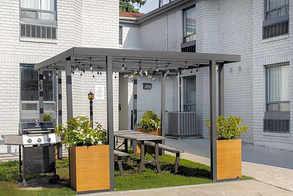 Spark by Hilton Brockville