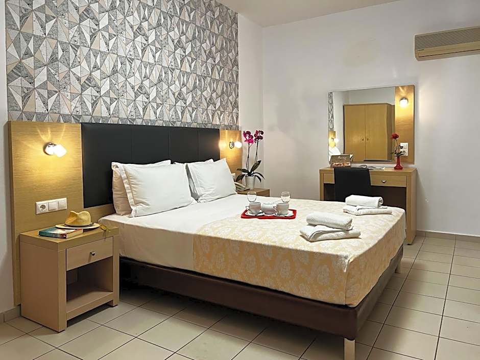 Caravel Hotel Apartments