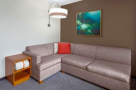 Queen Room with Two Queen Beds and Sofa Bed - High Floor