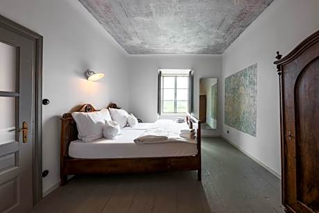 Classic Quadruple Room