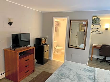 Queen Room with Garden View