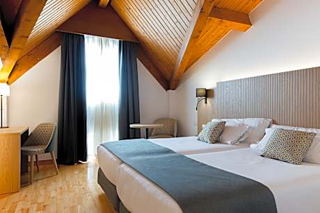 Double Standard With Thermal Circuit Access