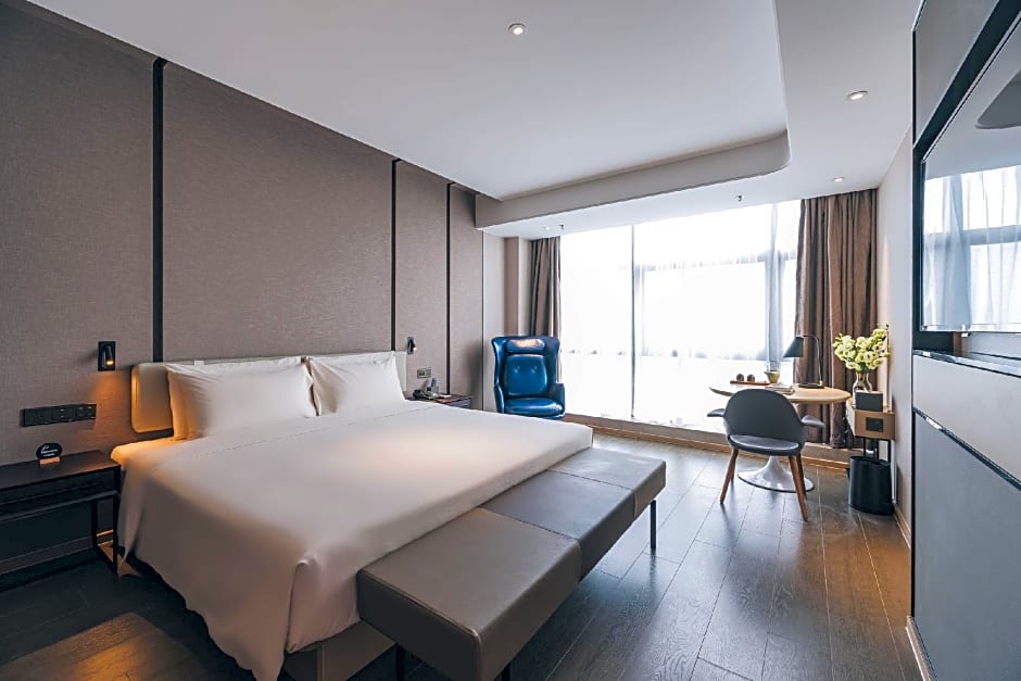 Atour Hotel (Jiangyin Binjiang Middle Road Sports Center)                                  