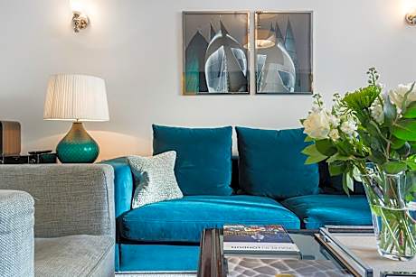 Deluxe One-Bedroom Apartment with Park View