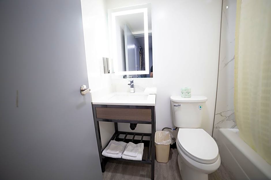 Express Inn & Suites