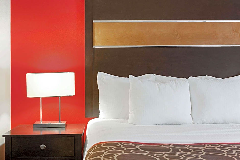 La Quinta Inn & Suites by Wyndham Pearsall