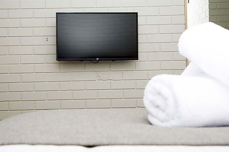 Crystal Fountain Motel