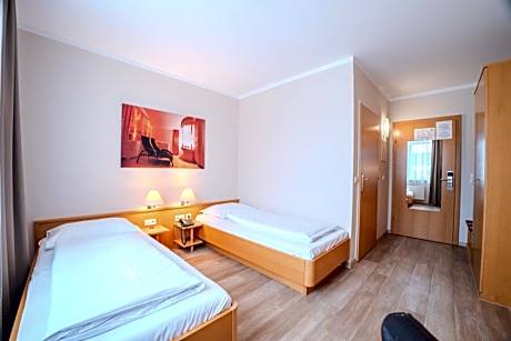 Economy Twin Room