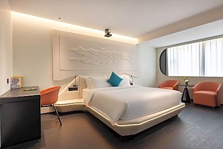 Queen Guestroom Plus