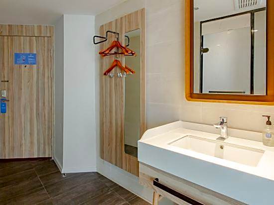 Hanting Youjia Hotel (Ningbo Tianyi Square Branch)