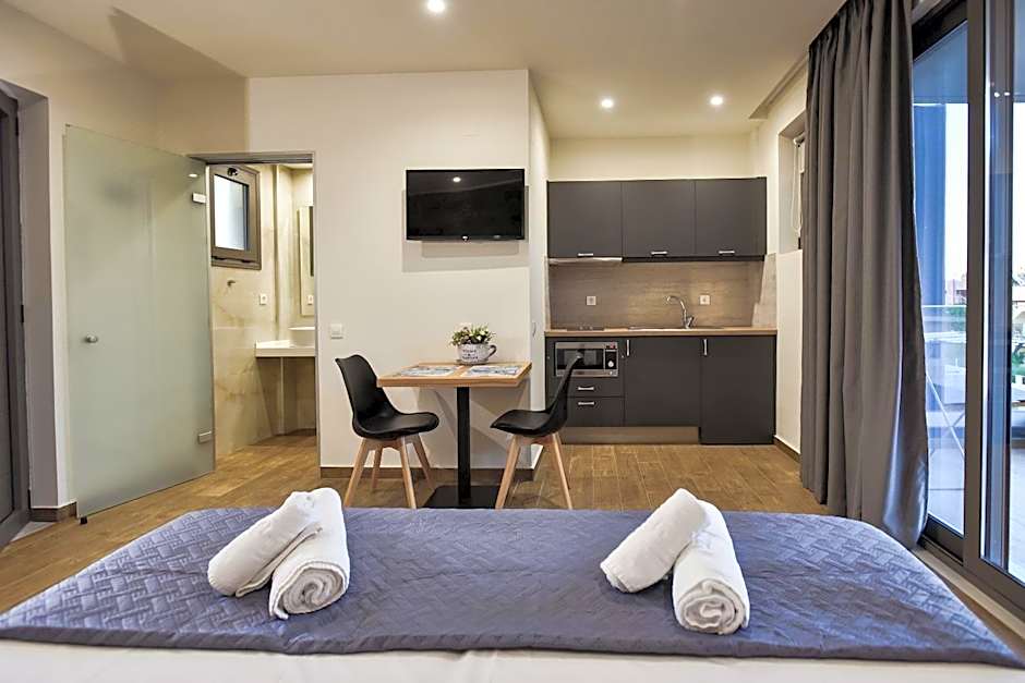 Del Mar 'Adults Only'