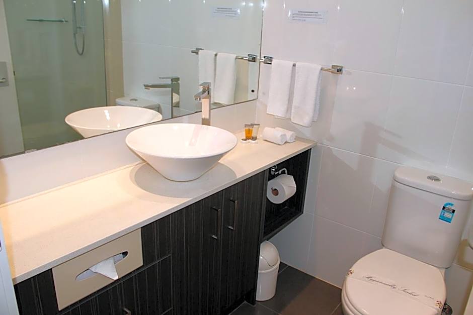 Sandown Regency Hotel & Apartments