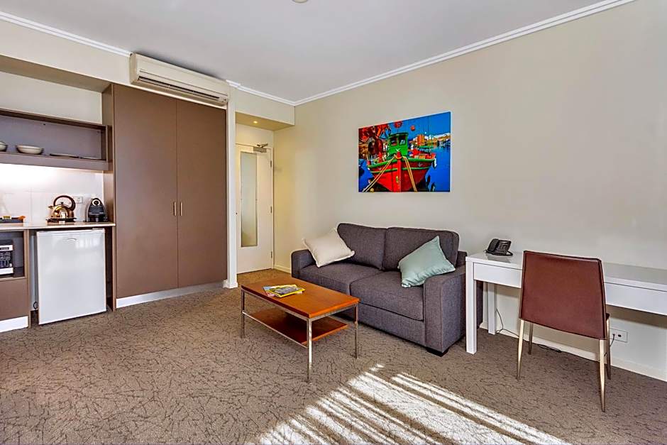 New Haus by Hougoumont Hotel, former Bannister 22