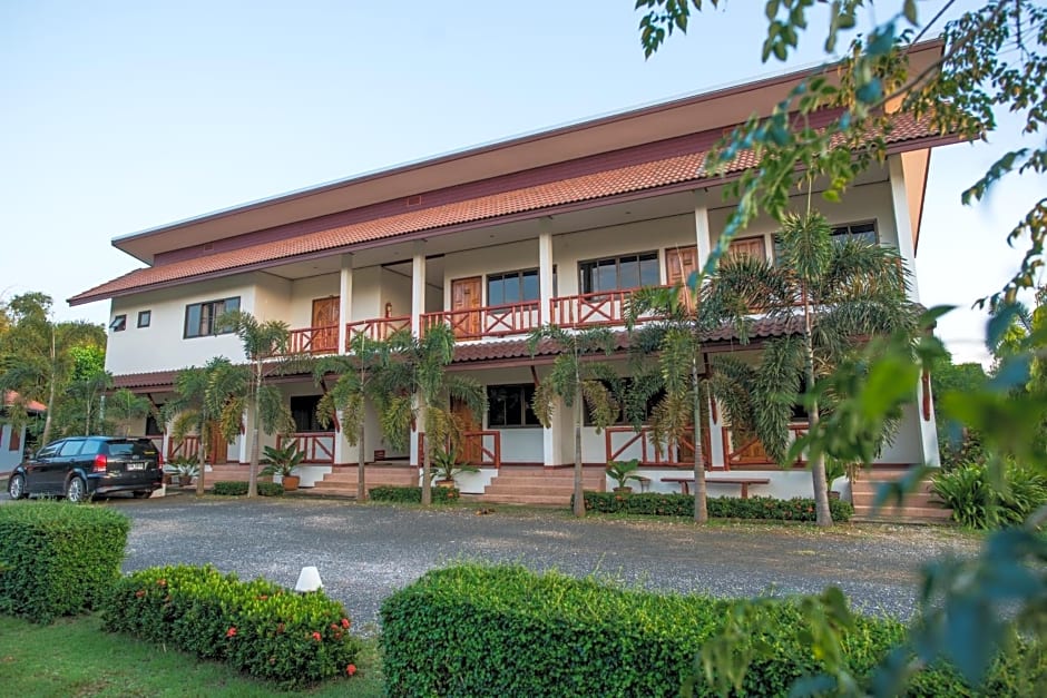 Chiang Kham Tai Lue Resort