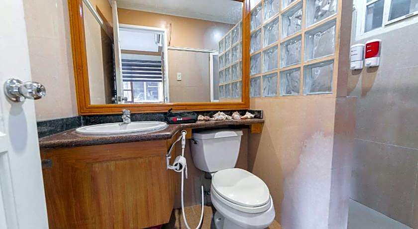 RedDoorz Plus @ Starhomes Olivianville