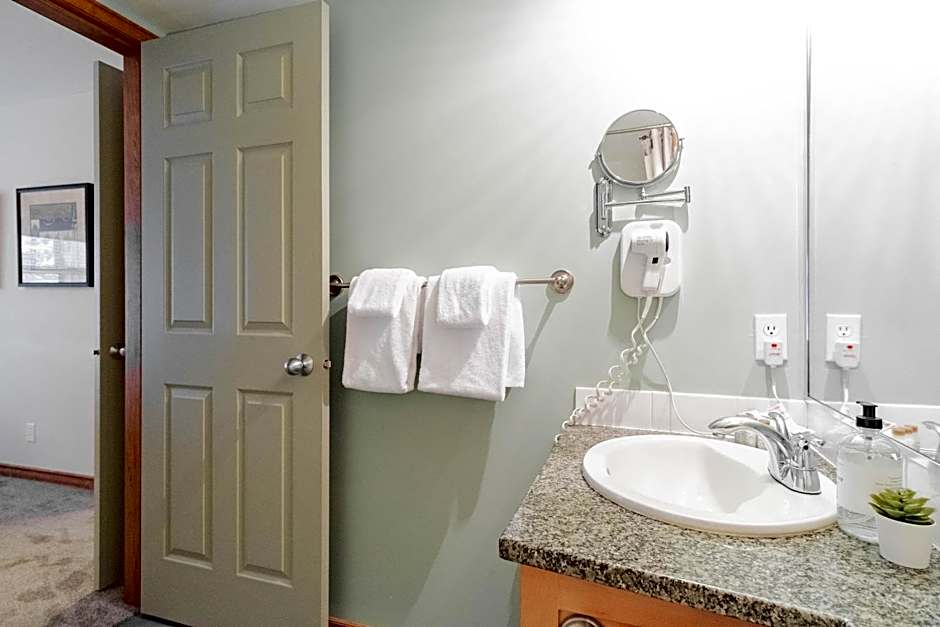 The best ski in ski out two bedroom condo at Aspens