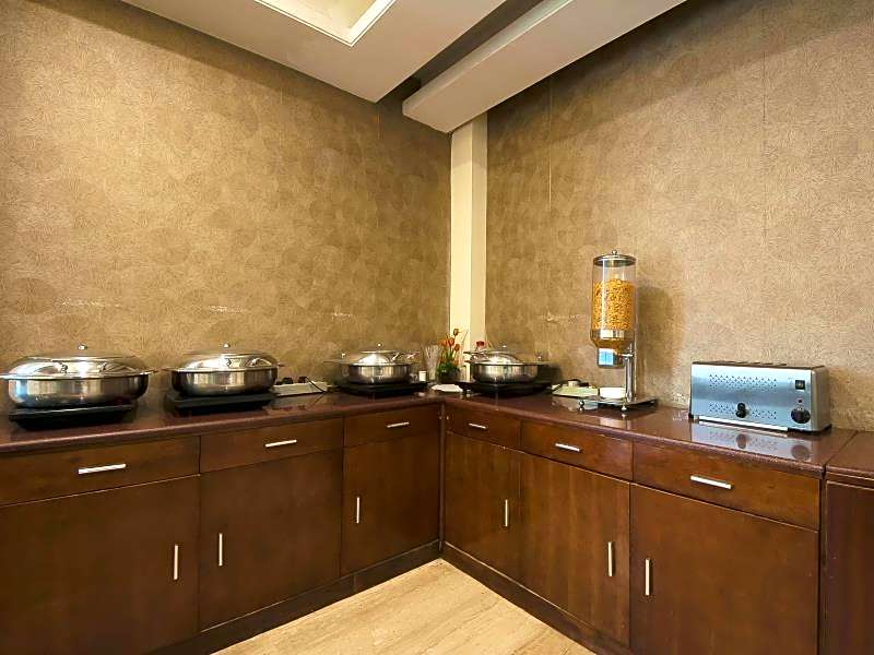 Alpina Hotels & Suites