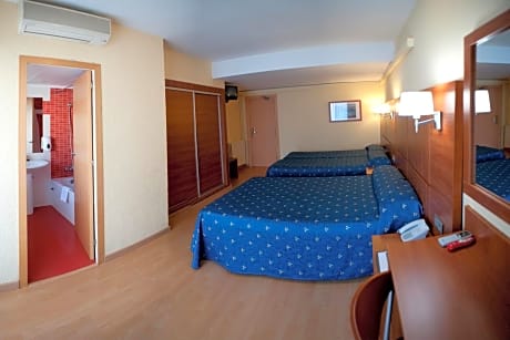 Twin Room with Extra Bed (2 Adults + 1 Child)