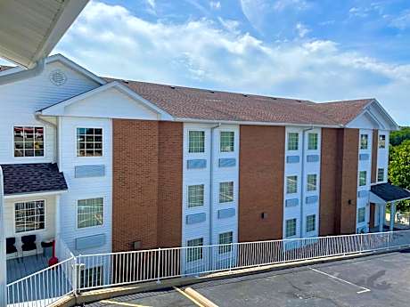 Schmidt's Creek Hotel