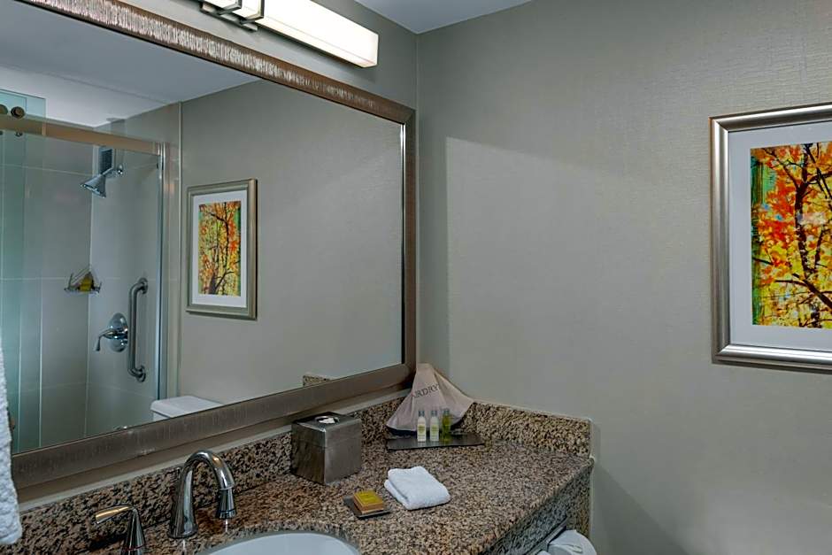 DoubleTree By Hilton Kansas City Overland Park