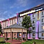 Days Inn and Suites by Wyndham Hammond, IN