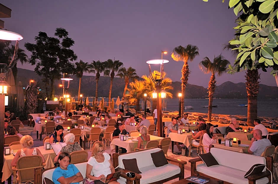 Maris Beach Hotel