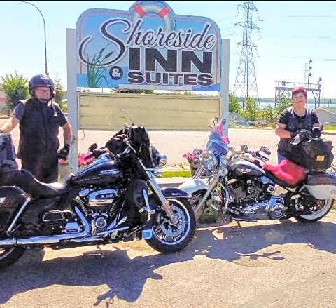 Shoreside Inn & Suites