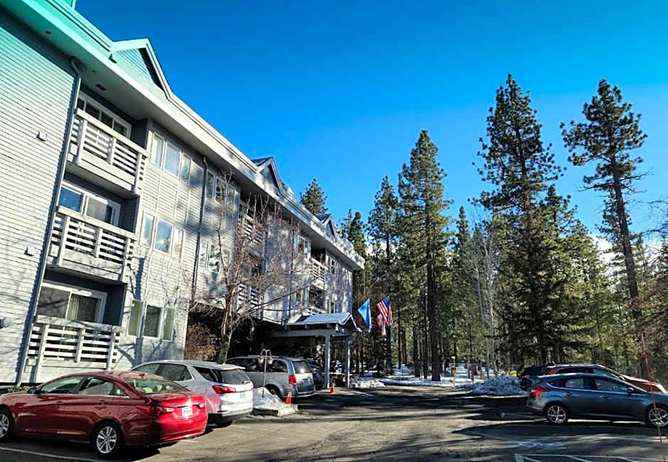 GetAways at the Lodge at Kingsbury Crossing