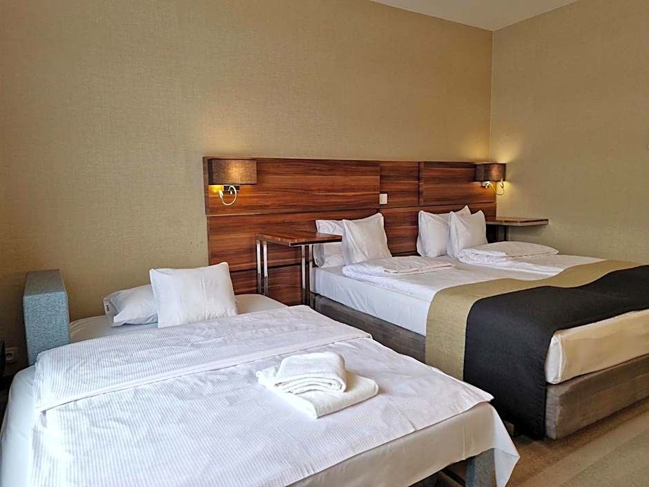 Warsaw Plaza Hotel