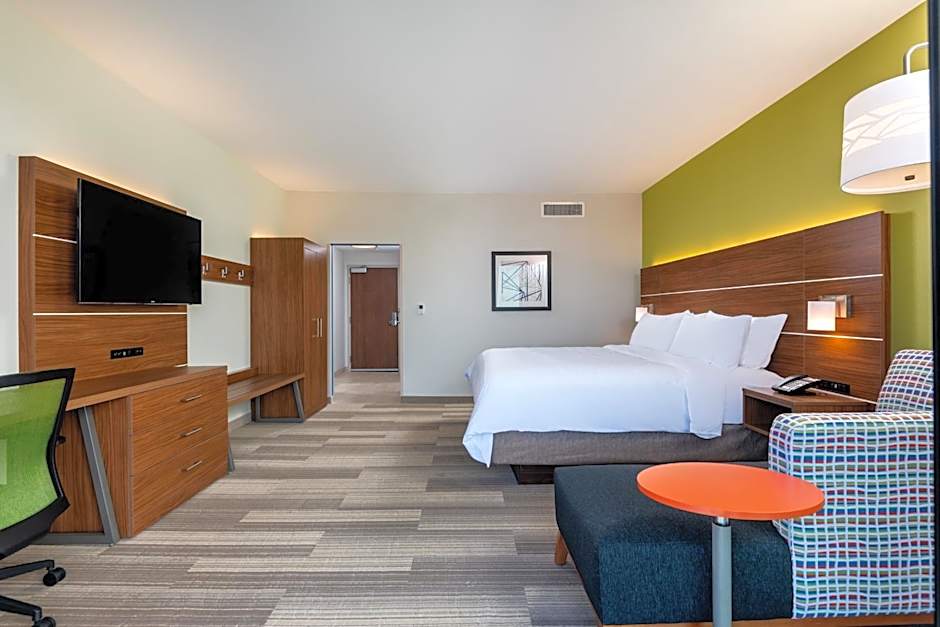 Holiday Inn Express & Suites Santa Ana - Orange County By IHG