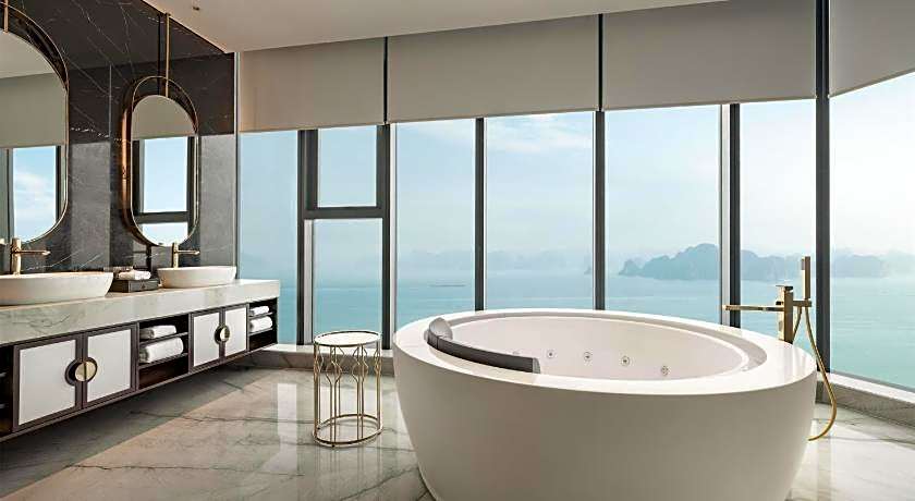 Radisson Blu Hotel, Ha Long Bay